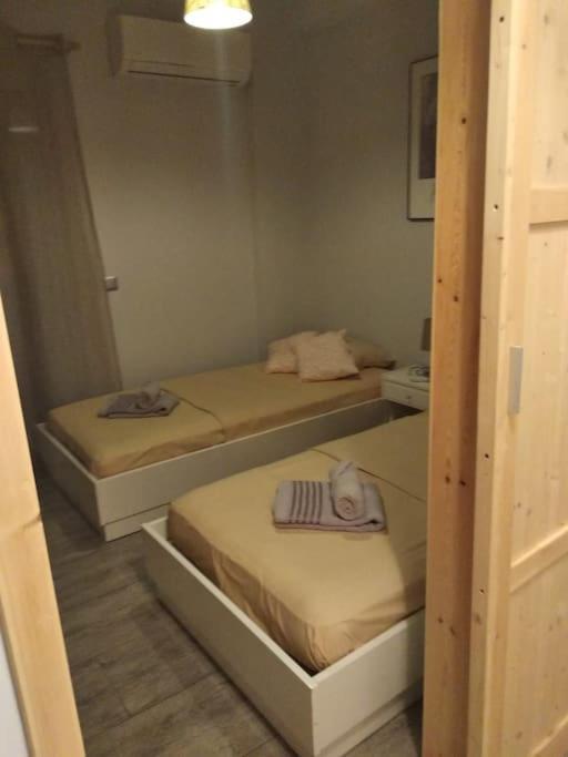Nice& Cozy Flat 1Min From The Heart Of Athens.Wifi Exterior foto